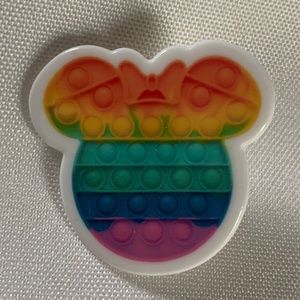 NWT. Handmade Pin Brooch of Disney’s Minnie Mouse with Fidget Picture.